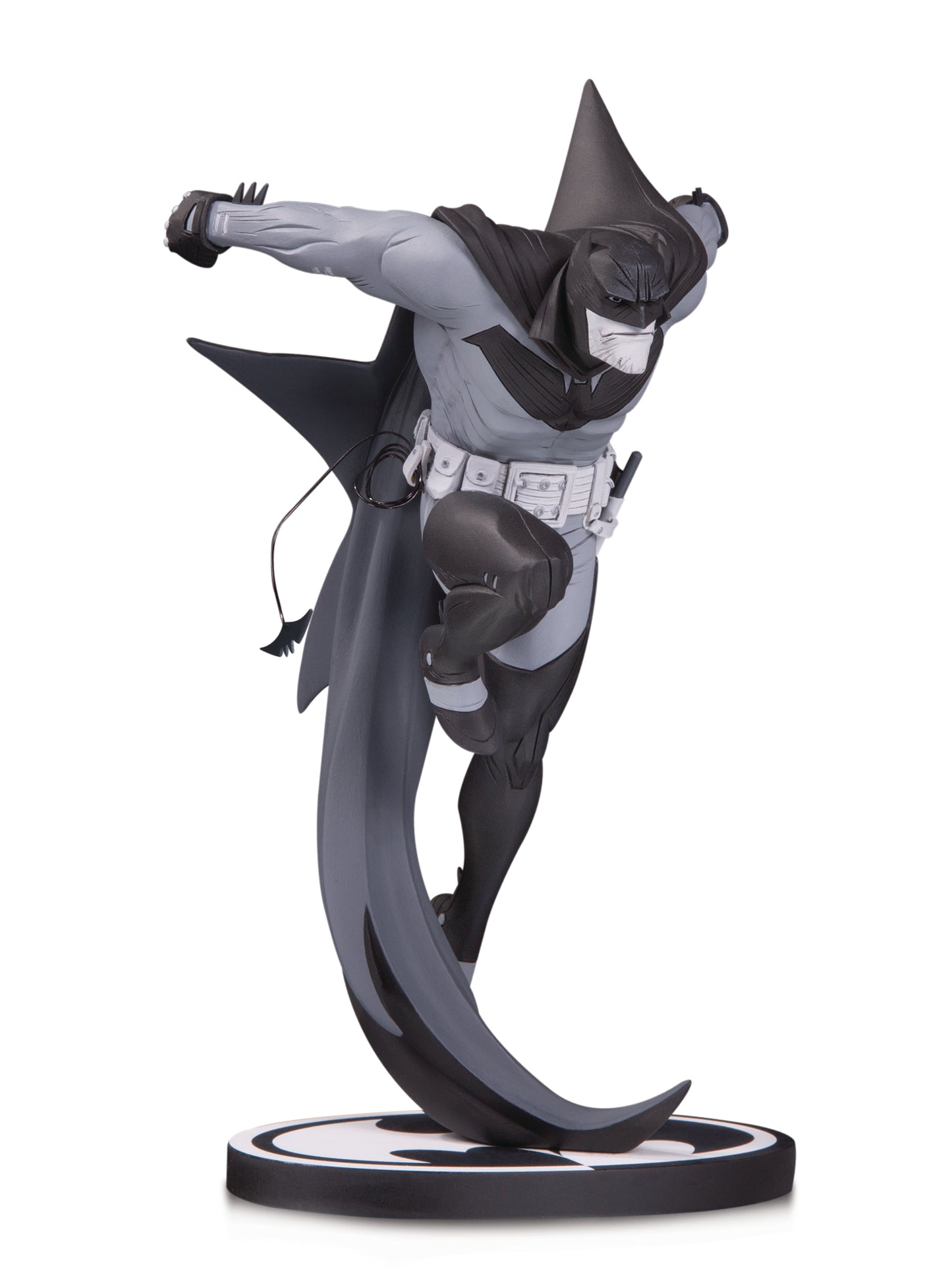 BATMAN BLACK & WHITE STATUE WHITE KNIGHT BY SEAN MURPHY