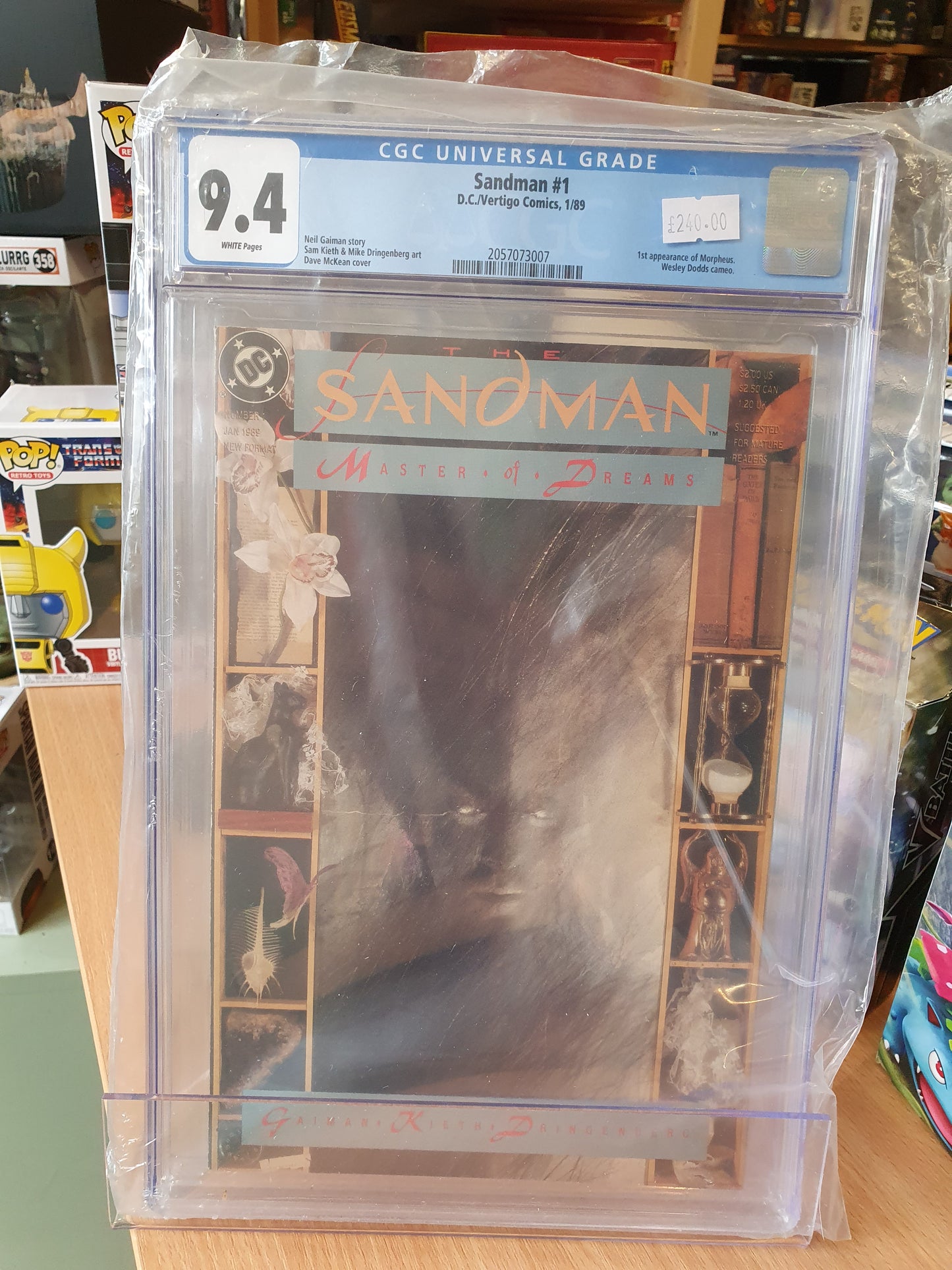 Sandman #1 - CGC Graded 9.4 - 1st appearance of Morpheus